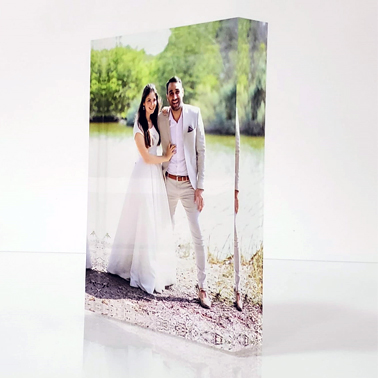 בלוק קריסטלי מלבן עומד